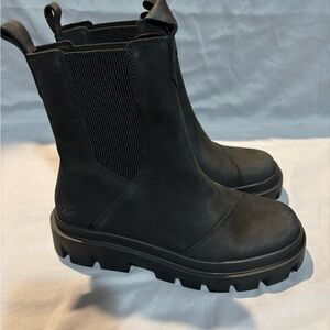 TOMS Rowan Chelsea Boots Black Leather Women’s 8